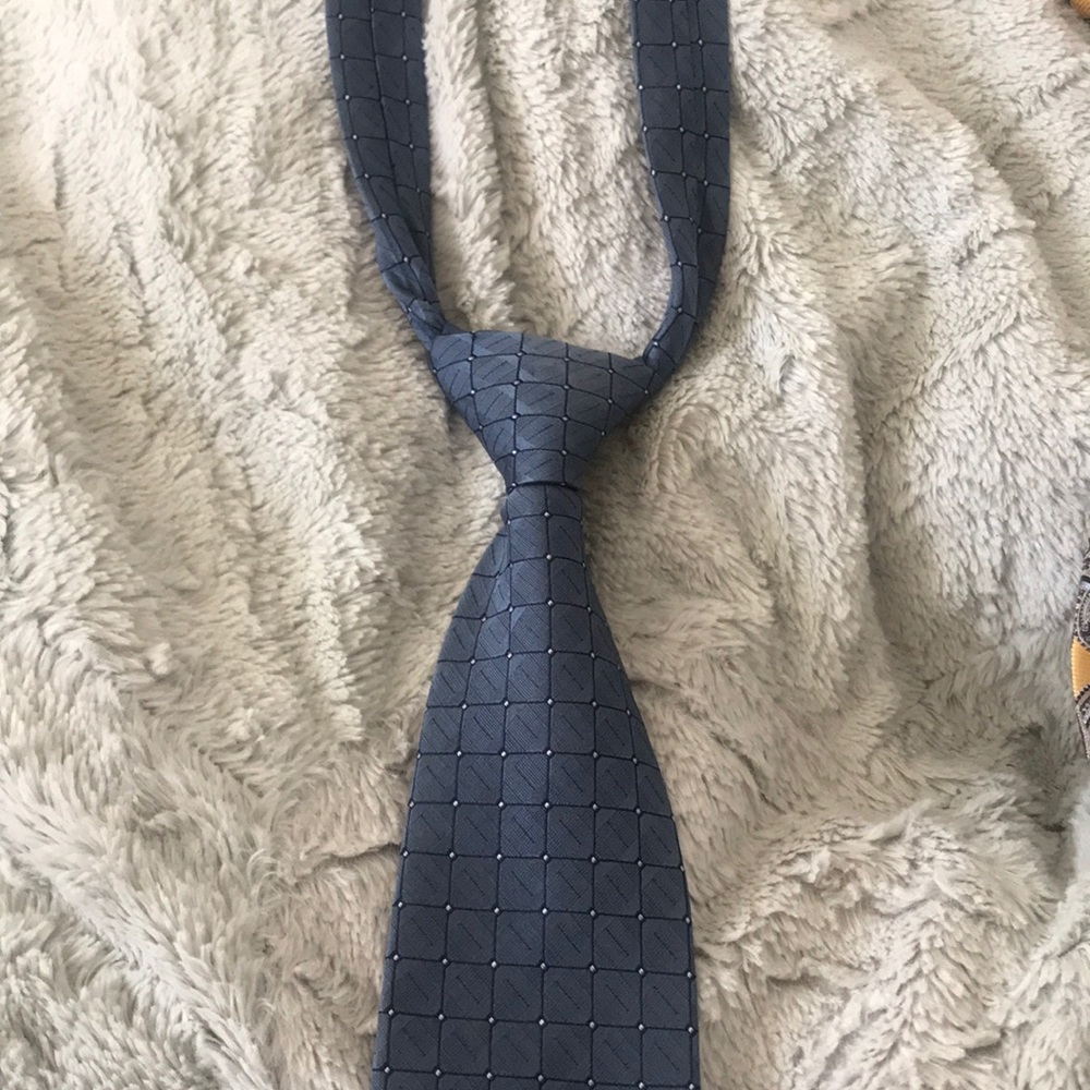 Gorgeous Calvin Klein Navy Blue Tie